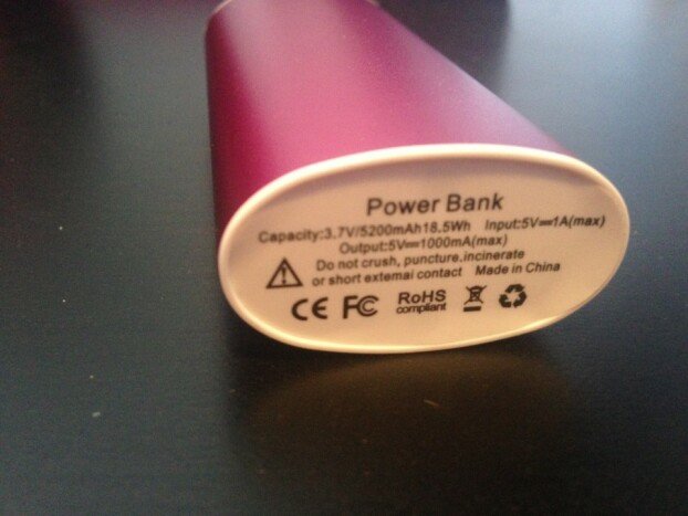 Baterie Power Bank 5200 mAh colorata cu lanterna
